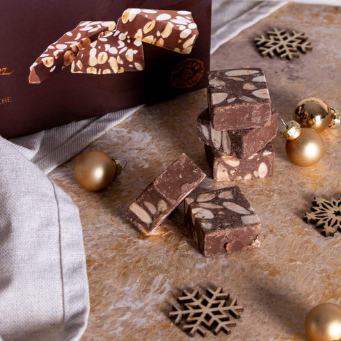 Turrón de Chocolate con leche y almendras 300g